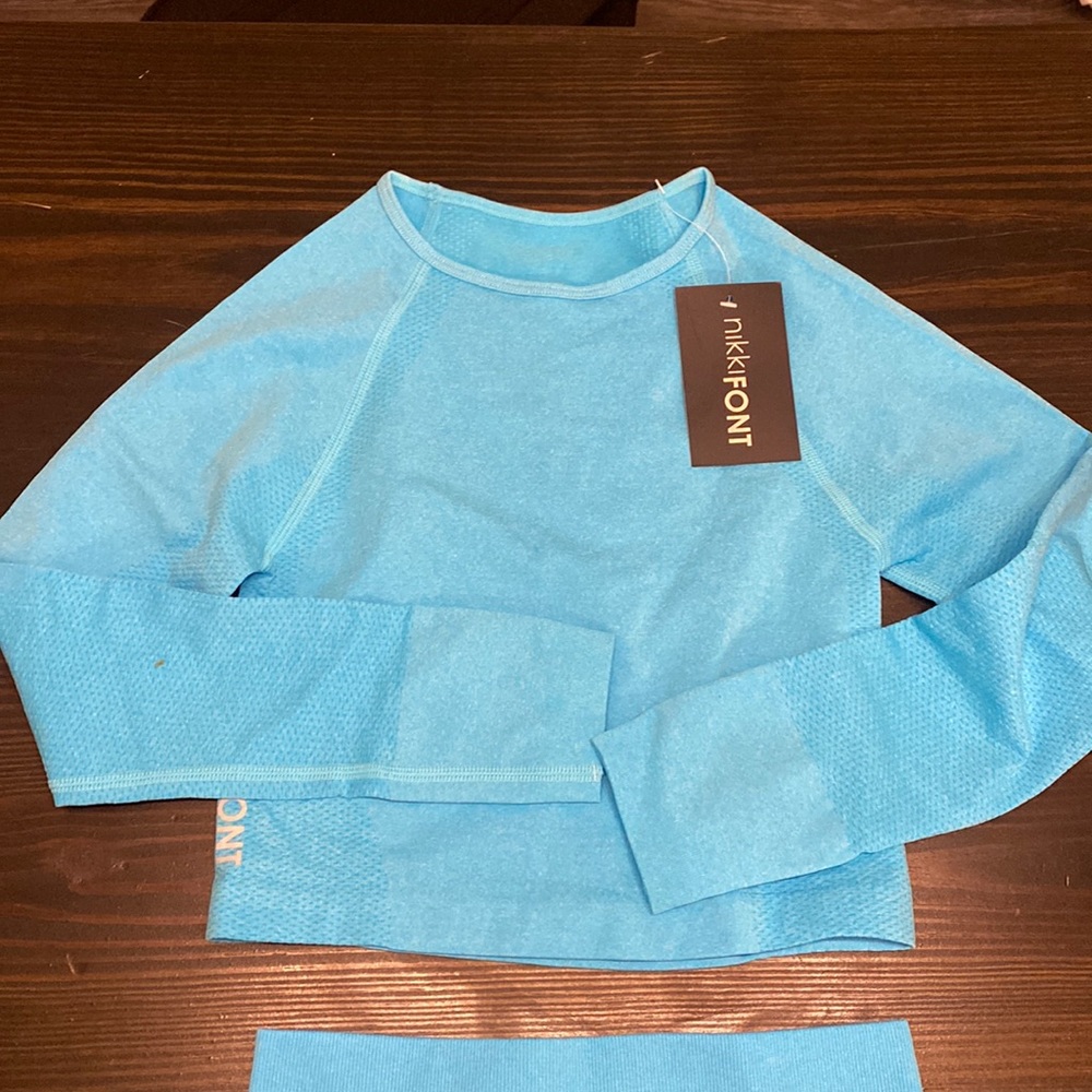 Blue Long Sleeve Work Out Crop Top